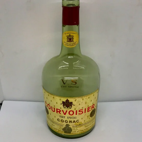 Vintage Bottle Courvoisier VS Very Special Cognac - Picture 1 of 8